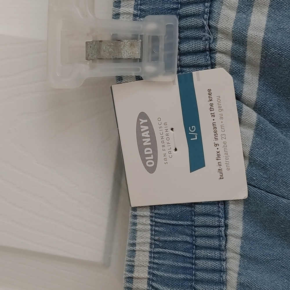 NWT!! Mens Old Navy Casual Shorts - Picture 4 of 6